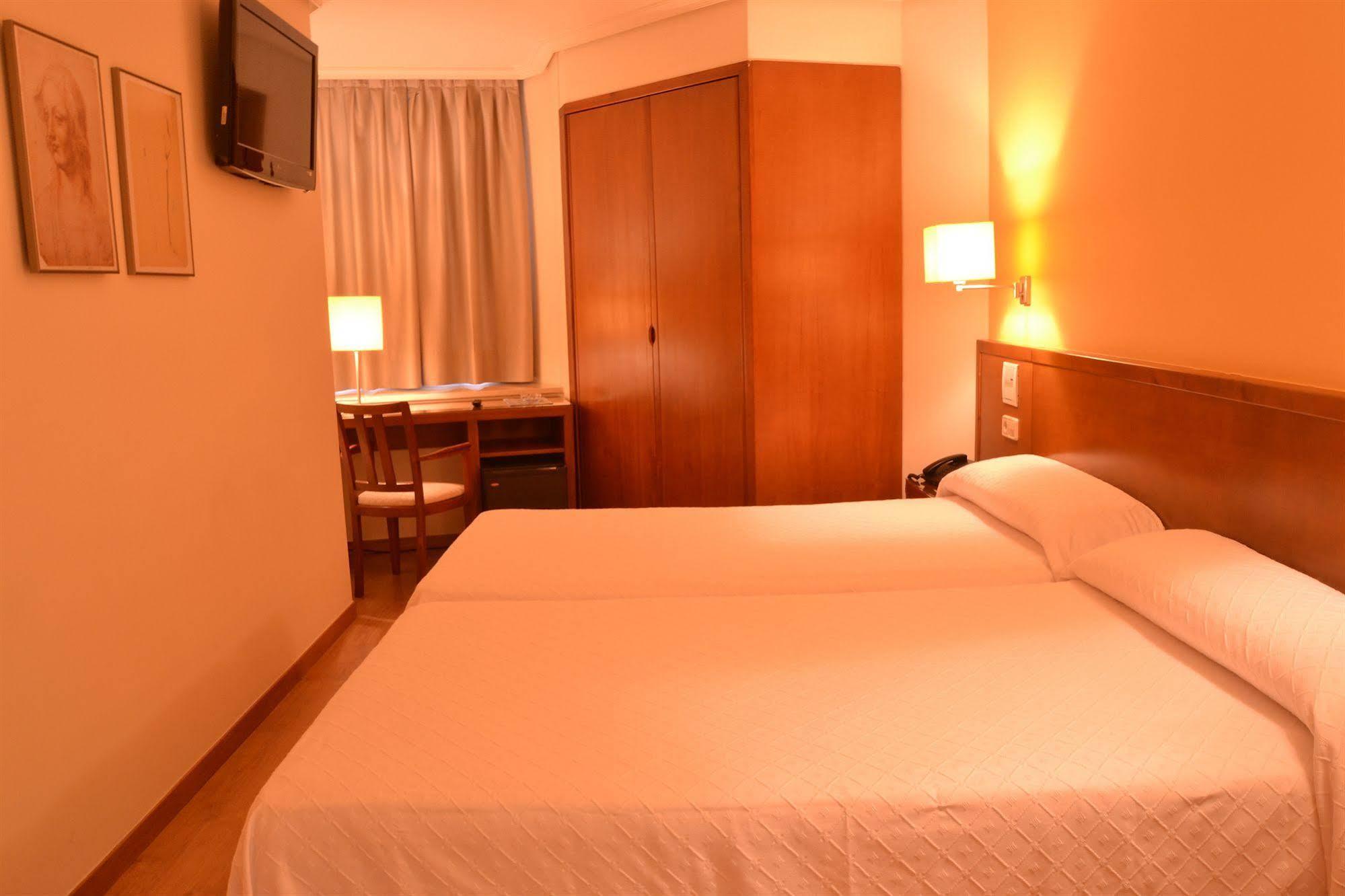 U Hotel Ogalia Vigo Exterior foto